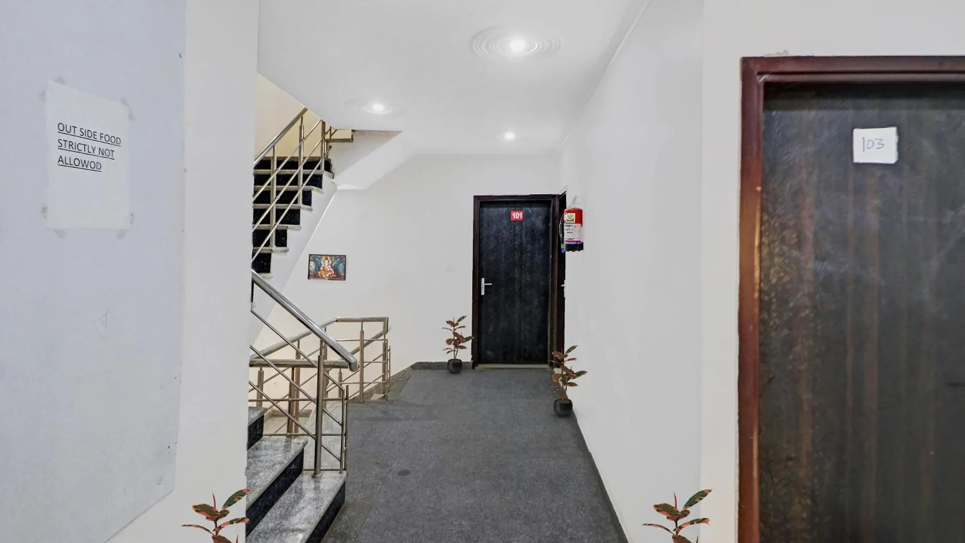Hotel O Lotus New Delhi