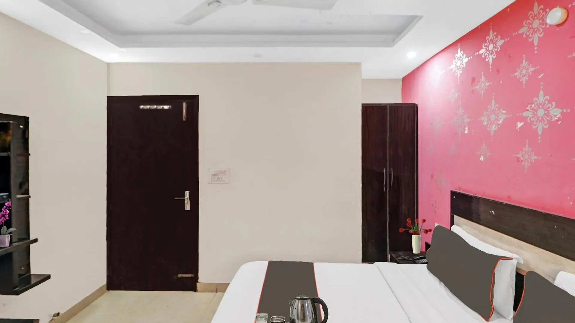 Hotel O Lotus New Delhi